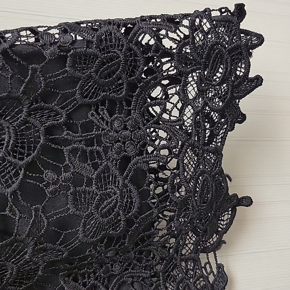 New with tags black lace lined sz small Nanette Lepore sleeveless top - Picture 2 of 8